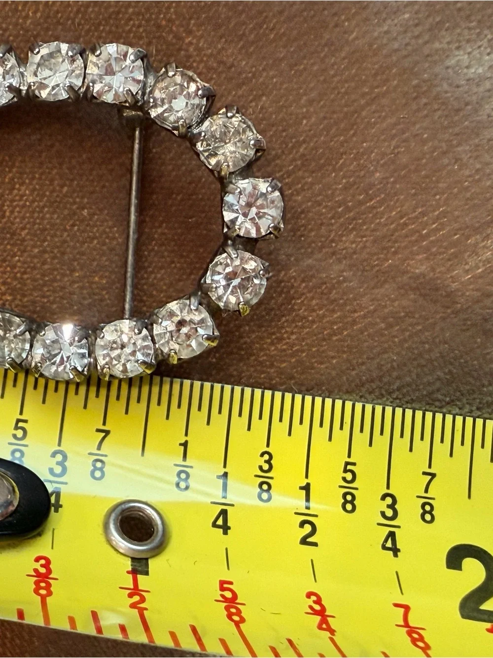 Vintage Clear Rhinestone Oval Wreath Brooch Silver Tone Pin-1062